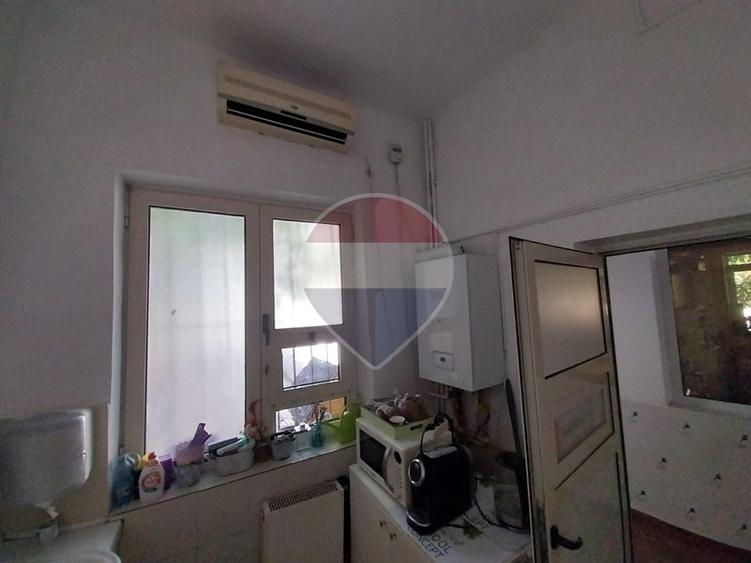 Casă individuală cu 4 camere cu Teren 1302 Mp în Ultracentral