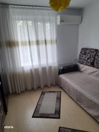 Apartament cu 3 camere decomandat în Dristor