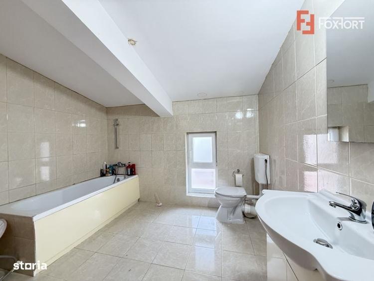 Casă cu 4 camere în Săcălaz