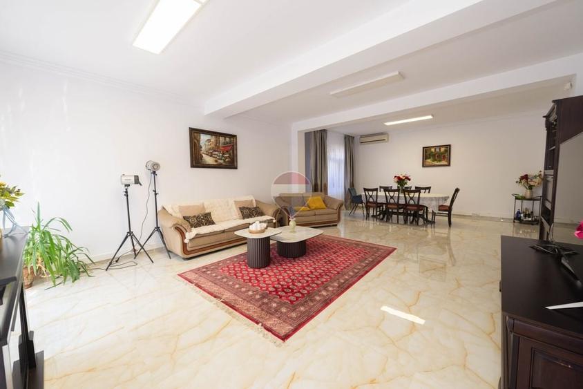 Apartament cu 4 camere decomandat, mobilat în Grivița