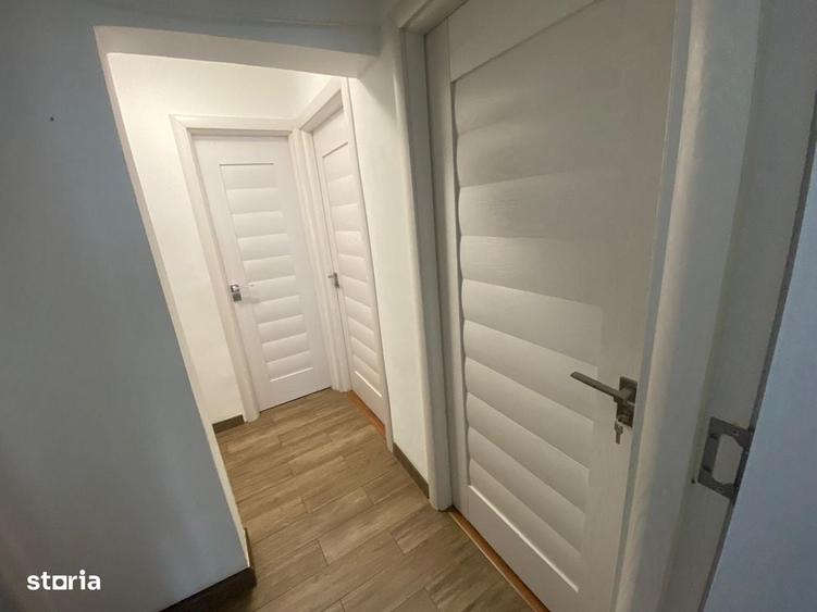 Apartament cu 3 camere în Micro 6