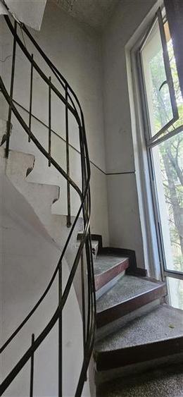 Apartament cu 3 camere semidecomandat în Eminescu