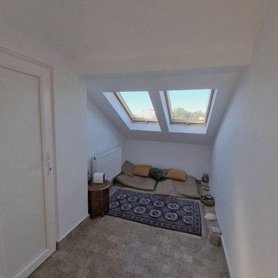 Apartament cu 4 camere semidecomandat în Central