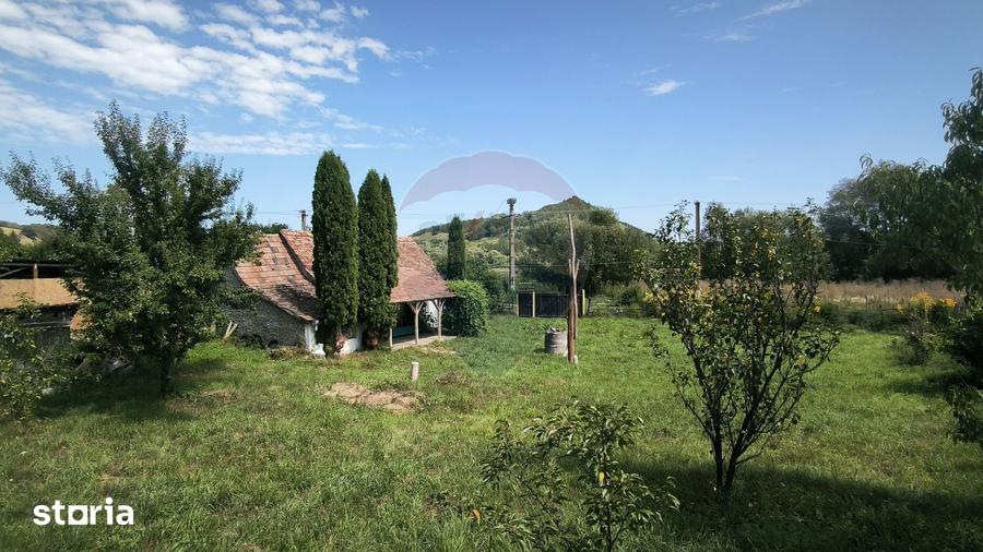 Casă cu 2 camere cu Teren 1138 Mp în Mihăileni