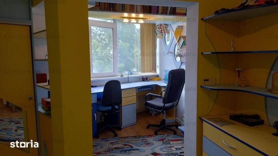 Apartament cu 3 camere în Viziru 2
