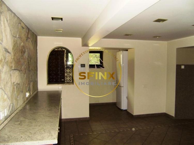 Apartament cu 11 camere în Capitale