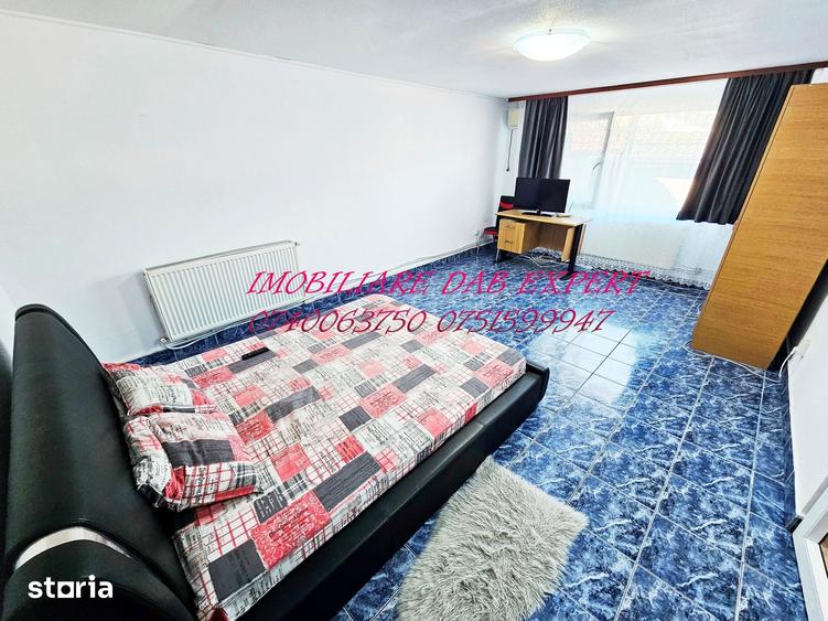 Casă cu 5 camere cu Teren 370 Mp în Port