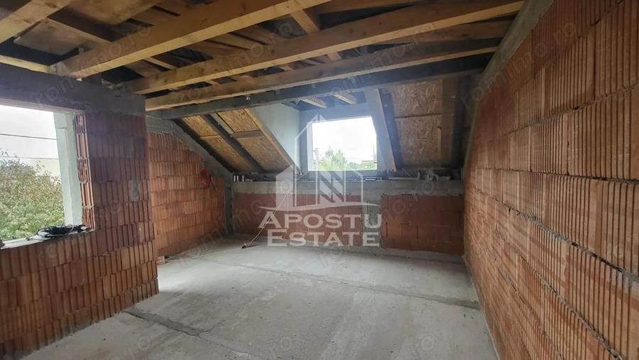 Casă cu 5 camere cu Teren 800 Mp în Giarmata