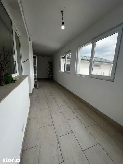 Casă cu 5 camere cu Teren 500 Mp în Săbăreni