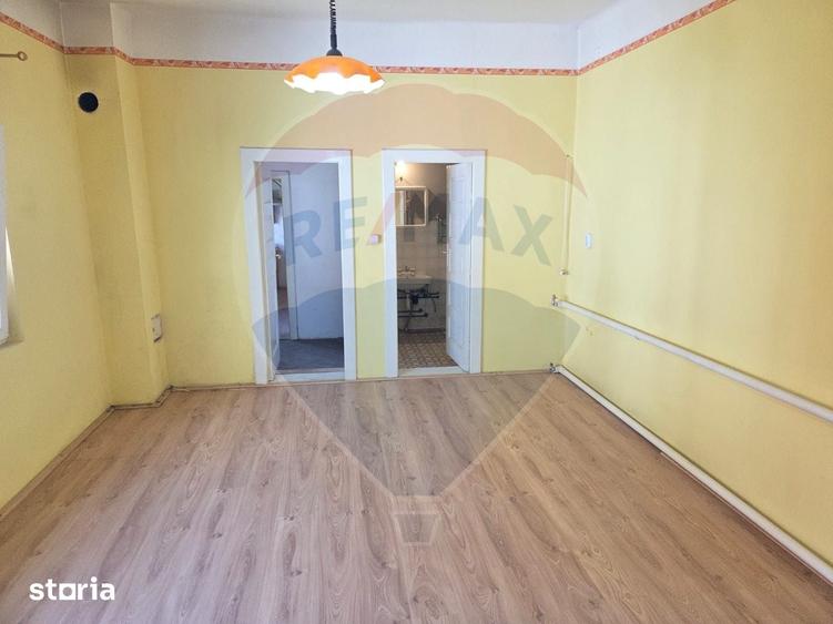 Casă cu 5 camere cu Teren 1010 Mp în Ultracentral
