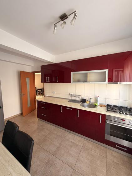 Apartament cu 3 camere decomandat în Câmpului