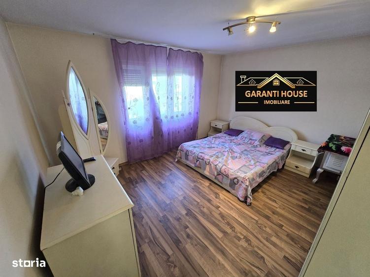 Casă cu 4 camere în Săsar