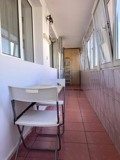 Apartament cu 3 camere semidecomandat în Mihai Bravu