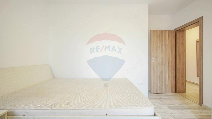 Apartament cu 3 camere decomandat în Sud