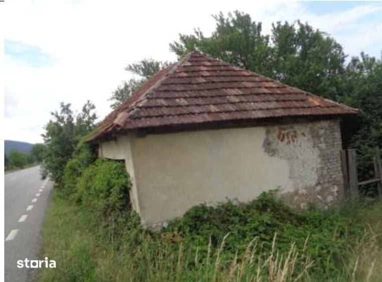 Casă cu 2 camere cu Teren 70 Mp în Central