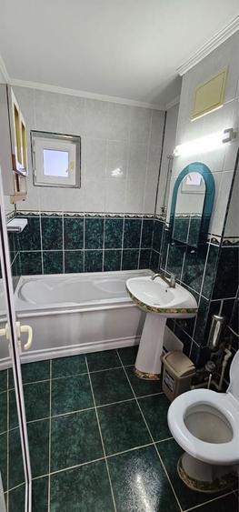 Apartament cu 2 camere decomandat în Micro 21