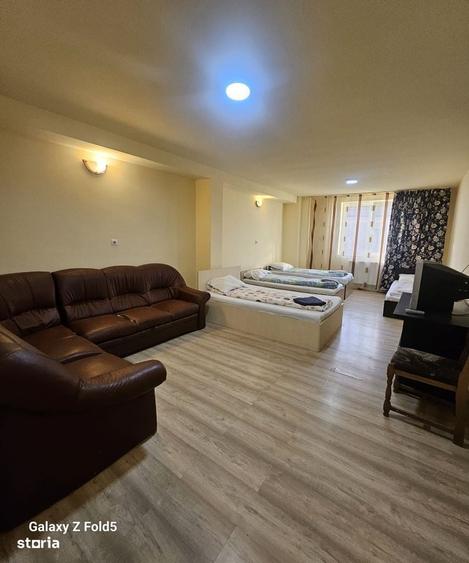 Apartament cu 4 camere decomandat în Central