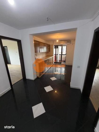 Apartament cu 4 camere în Crângași