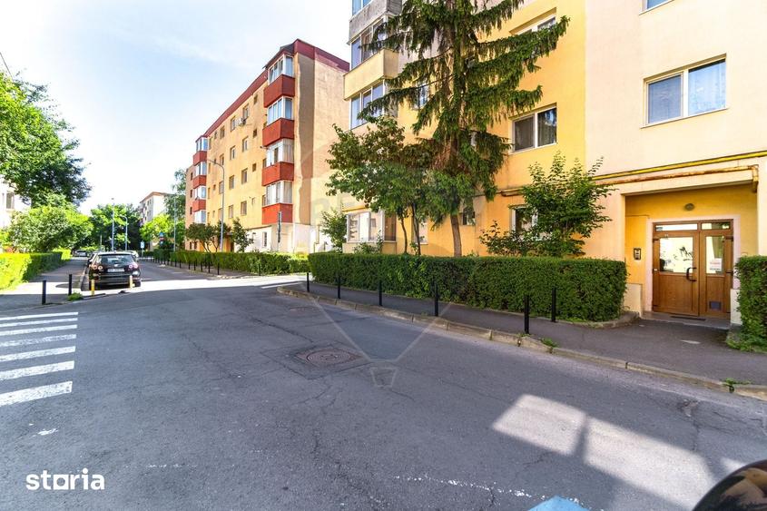 Apartament cu 2 camere decomandat în Tractorul — fotografia 1