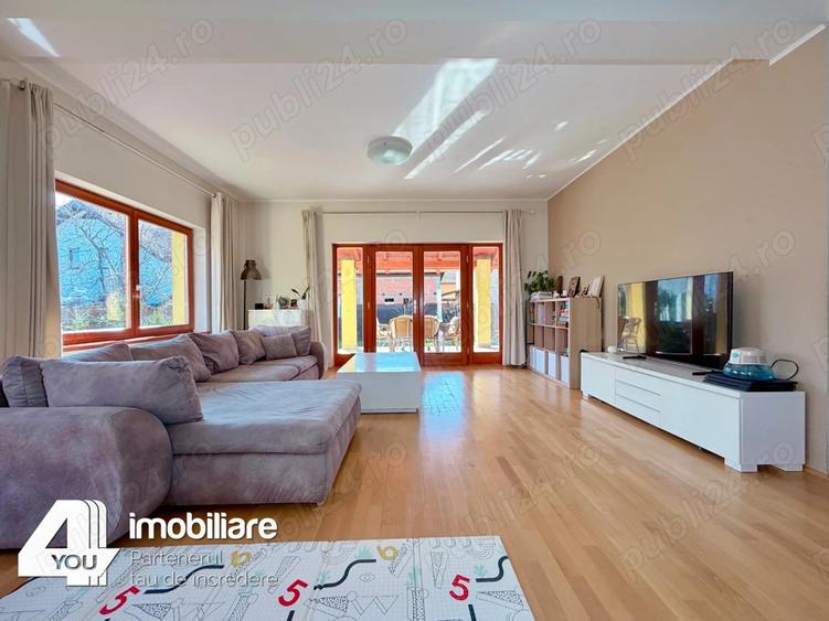 Casă cu 7 camere cu Teren 500 Mp în Aradul Nou