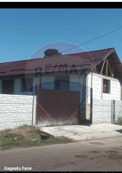 Casa / Vila cu 3 camere de vanzare - 2