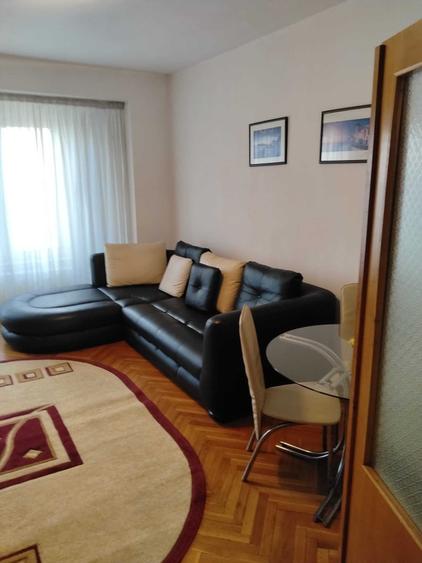 Apartament cu 3 camere decomandat în Nerva Traian