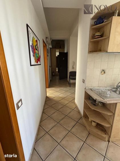 Apartament cu 3 camere decomandat, mobilat în Iancului