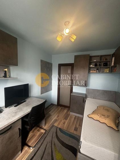 Apartament cu 3 camere semidecomandat, mobilat în Alexandru cel Bun