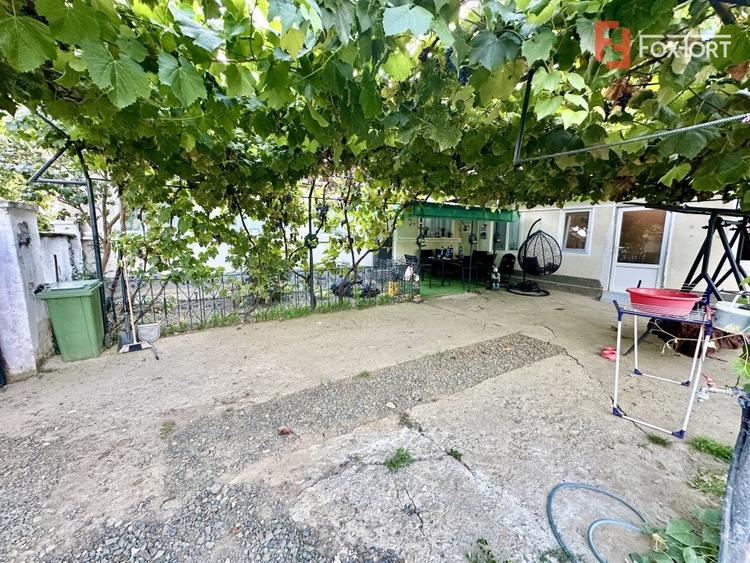 Casă individuală cu 4 camere cu Canalizare în Urseni