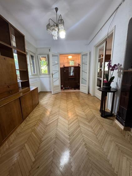 Apartament cu 5 camere în Dorobanți