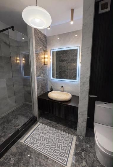 Apartament cu 2 camere decomandat, mobilat în Central