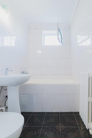 Apartament cu 2 camere semidecomandat, mobilat în City Park Mall