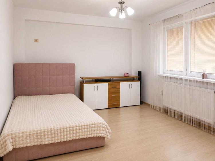 Apartament cu 2 camere decomandat în Roșu
