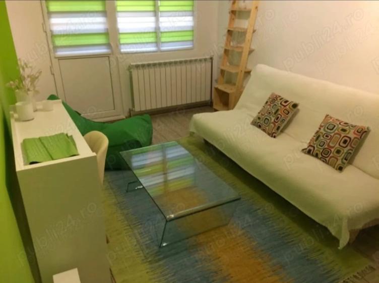 Apartament cu 3 camere decomandat în Central