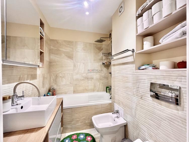 Apartament cu 3 camere semidecomandat, mobilat în Titan