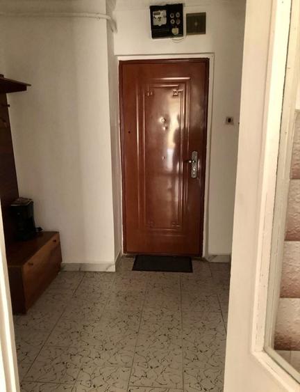 Apartament cu 2 camere semidecomandat în Ostroveni