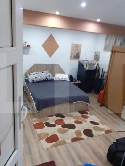 Casă individuală cu 9 camere cu Canalizare în Valea Rosie