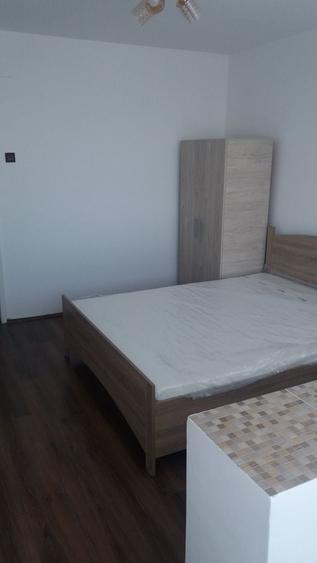 Apartament cu 2 camere decomandat în Romanilor
