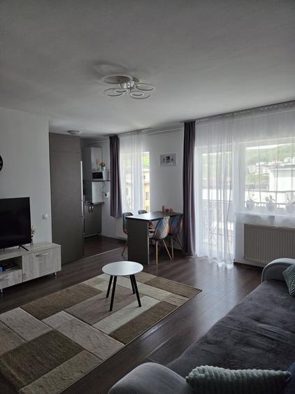 Apartament cu 2 camere decomandat în Florești