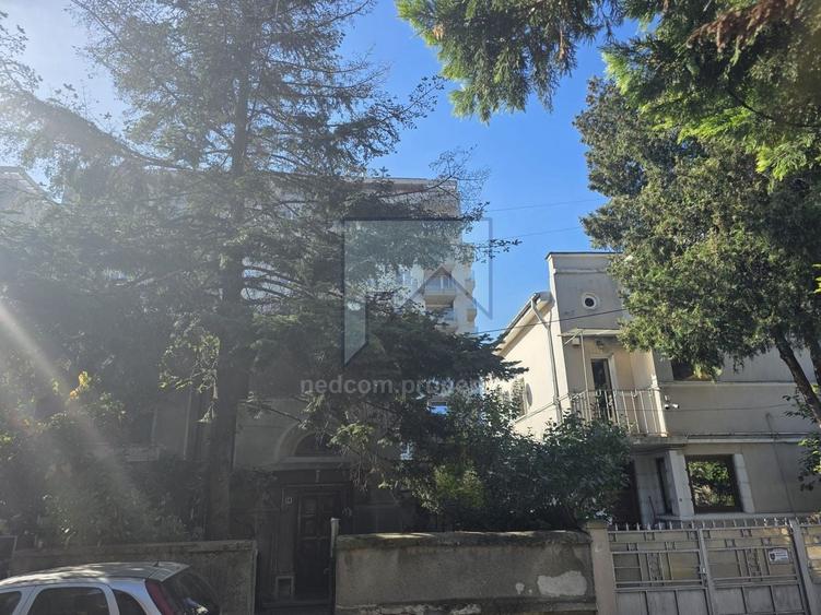 Casă individuală cu 5 camere cu Canalizare în Doamna Ghica