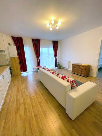 Apartament cu 2 camere semidecomandat, mobilat în Mărăști