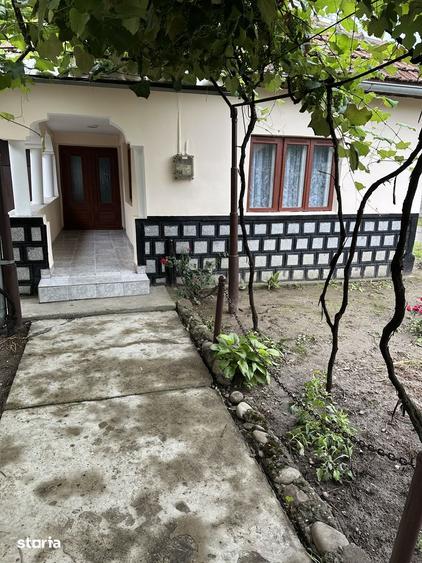 Casă cu 3 camere cu Teren 1000 Mp în Exterior Vest