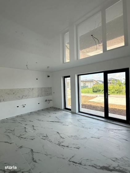 Casă cu 3 camere în Dumitrana