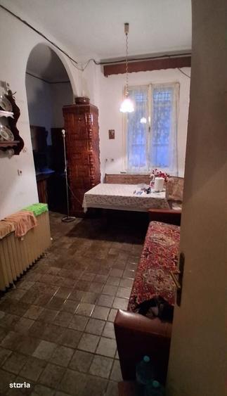 Casă cu 4 camere în Ultracentral