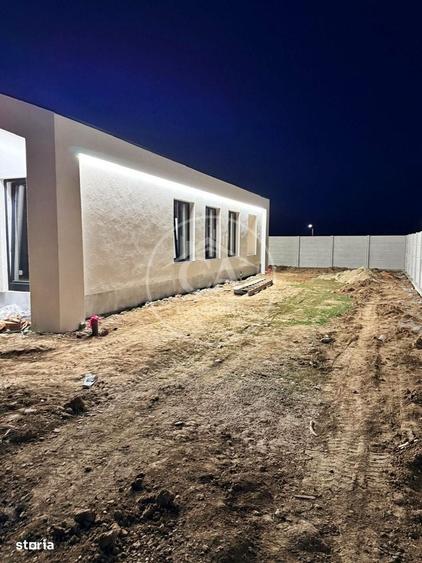 Casă cu 4 camere decomandat în Sântandrei