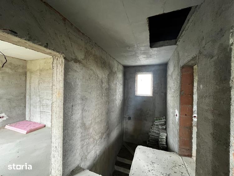 Casă cu 5 camere cu Teren 400 Mp în Dragomirești-Vale