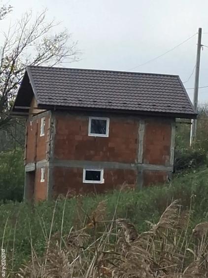 Casă cu 4 camere cu Teren 400 Mp în Central