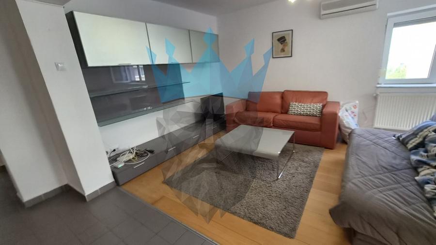 Apartament cu 2 camere semidecomandat, mobilat în Unirii