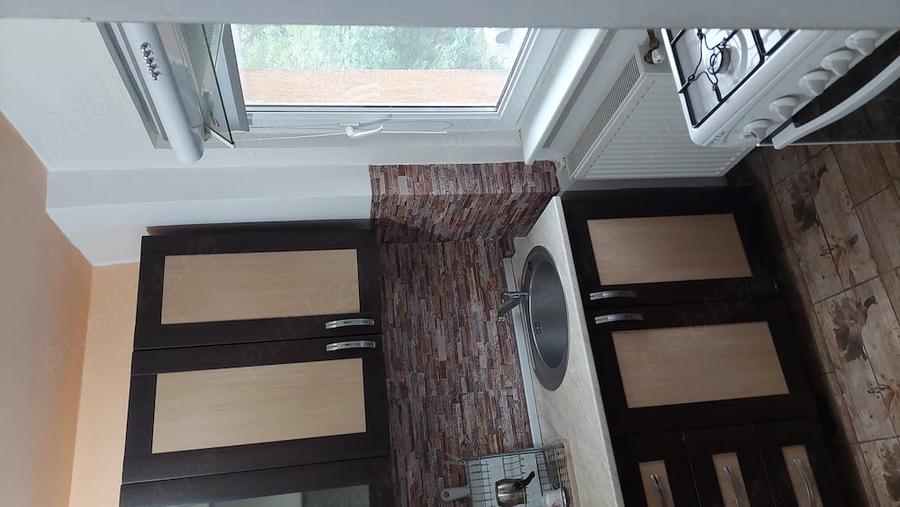 Apartament cu 2 camere semidecomandat în Podu Roș
