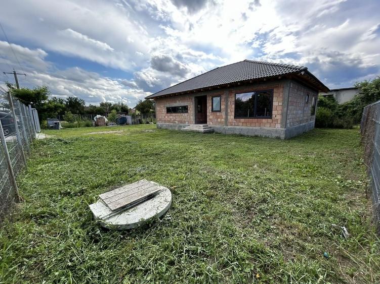 Casă cu 4 camere în Dumbrăvioara
